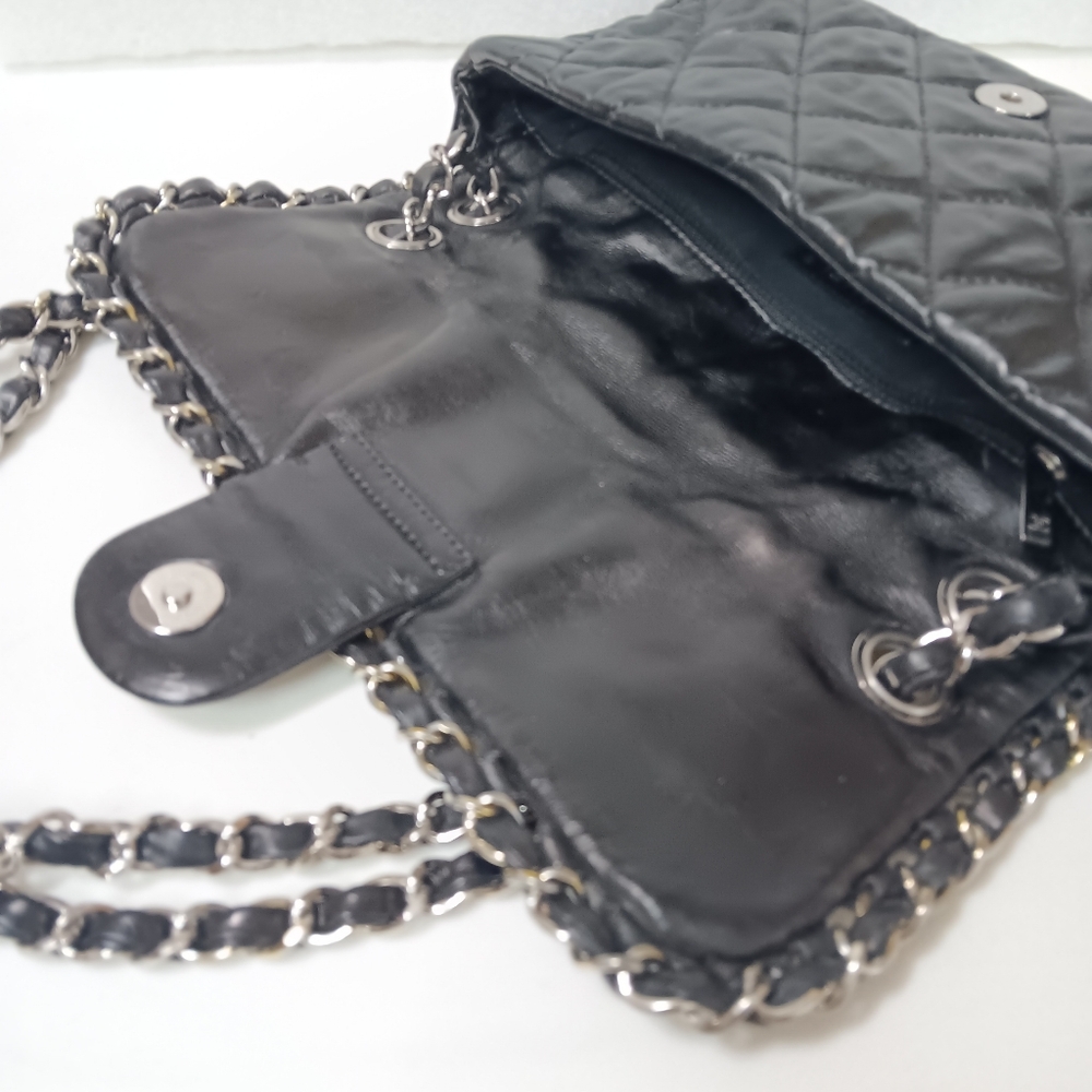 ​🖤 CHANEL "Chain Me" Quilted Flap Bag Black Lambskin Silver Hardware - Picture 11 of 15